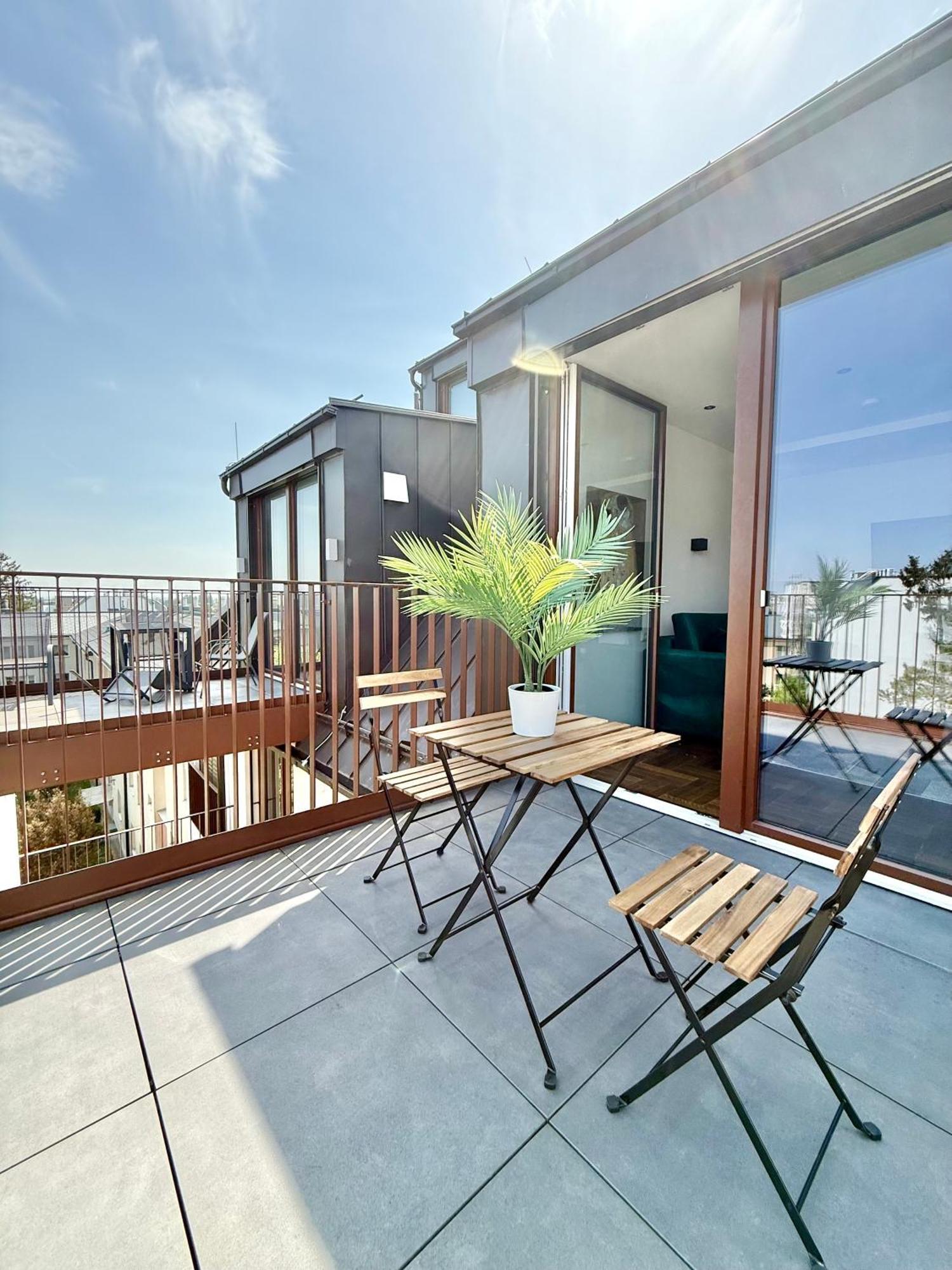 Appartement Penthouse Mit Parkplatz Und Balkon Vienne